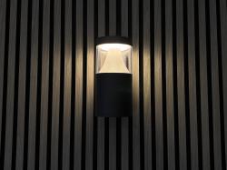 LED-seinävalaisin BOLE -hattuosan valaisin päällä.
